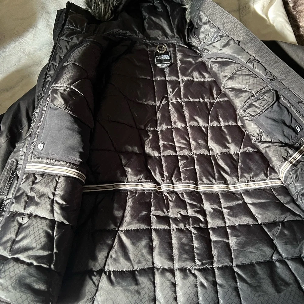 Women’s North Face coat. WARM! Size XL - Picture 2 of 4